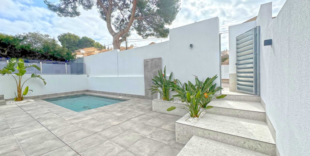 Resale - Villa -
Torrevieja - Los Balcones - Los Altos del Edén