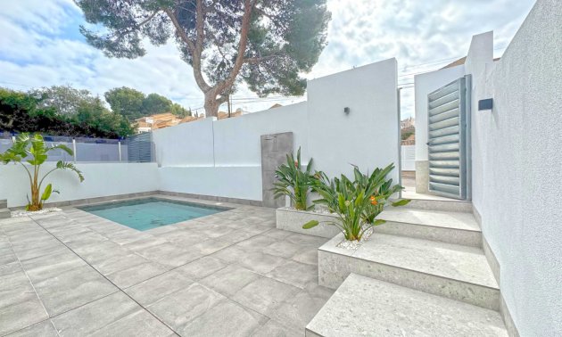 Resale - Villa -
Torrevieja - Los Balcones - Los Altos del Edén