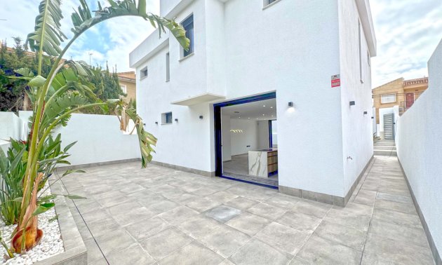 Resale - Villa -
Torrevieja - Los Balcones - Los Altos del Edén