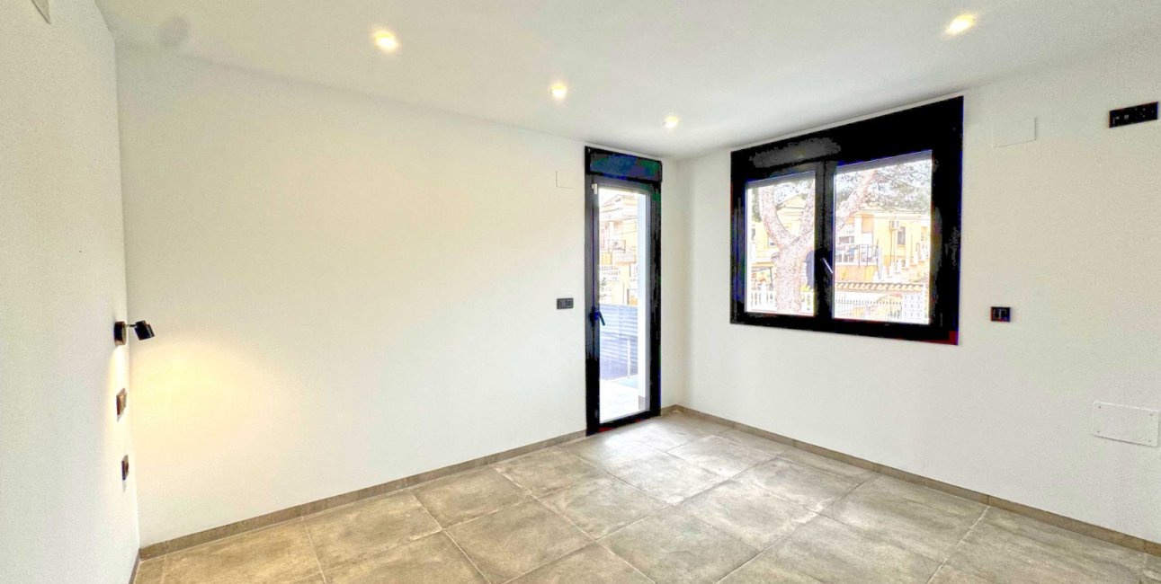 Resale - Villa -
Torrevieja - Los Balcones - Los Altos del Edén