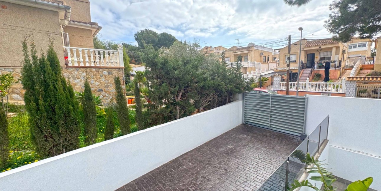 Resale - Villa -
Torrevieja - Los Balcones - Los Altos del Edén