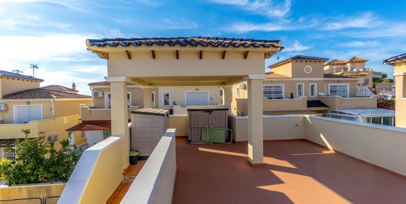 Resale - Villa -
Orihuela Costa - Villamartín