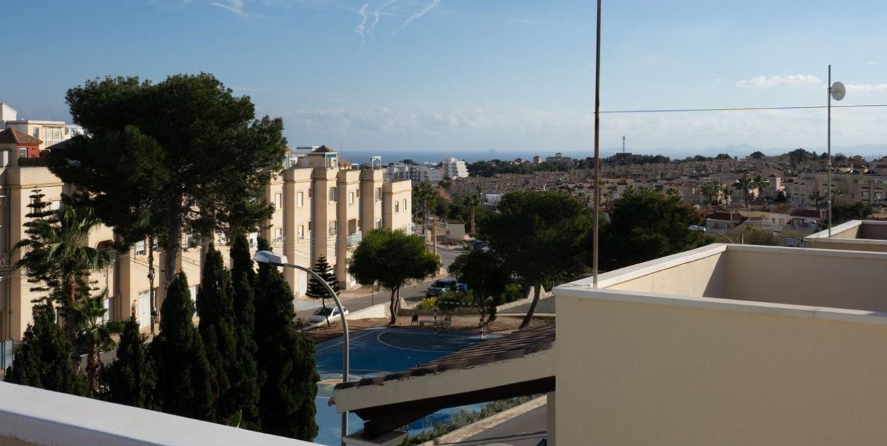 Resale - Villa -
Orihuela Costa - Villamartín