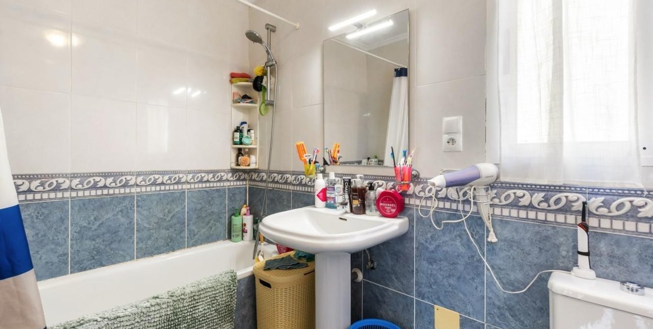 Resale - Villa -
Orihuela Costa - Villamartín