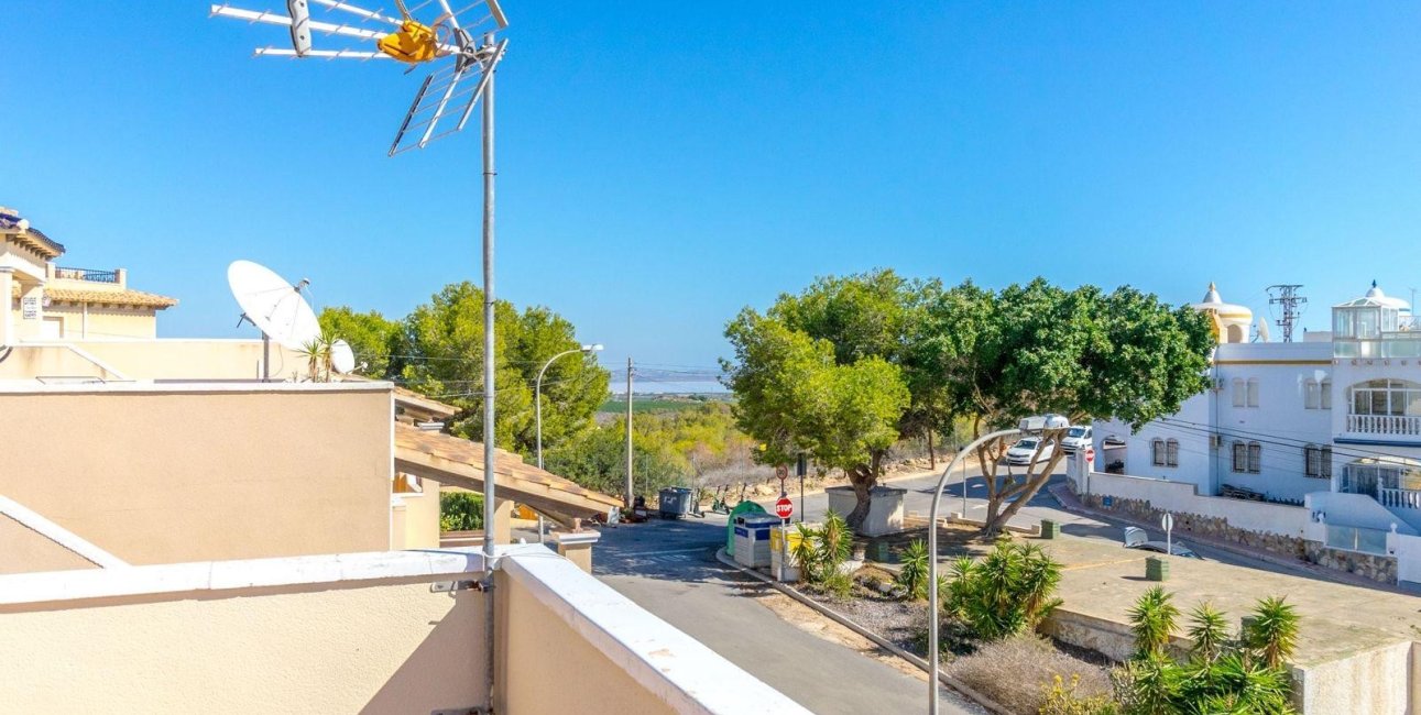 Resale - Villa -
Orihuela Costa - Villamartín