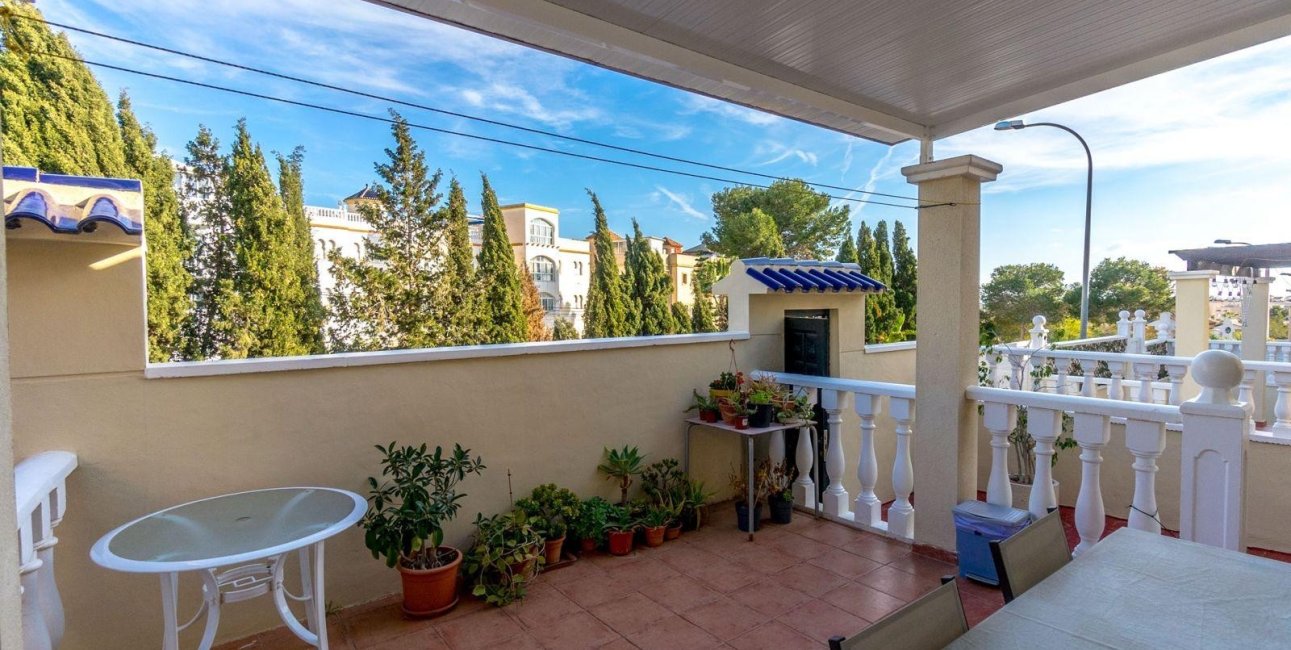 Resale - Villa -
Orihuela Costa - Villamartín