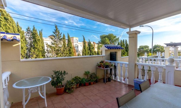 Resale - Villa -
Orihuela Costa - Villamartín