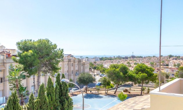 Resale - Villa -
Orihuela Costa - Villamartín