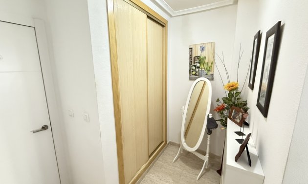 Reventa - Apartamento / piso -
Orihuela Costa - La Zenia