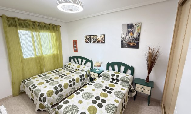 Reventa - Apartamento / piso -
Orihuela Costa - La Zenia