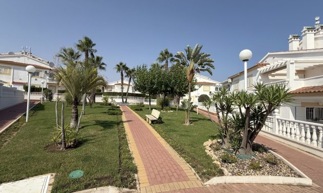 Reventa - Apartamento / piso -
Orihuela Costa - La Zenia