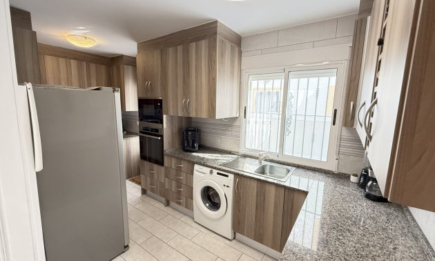 Resale - Townhouse -
Orihuela Costa - La Zenia