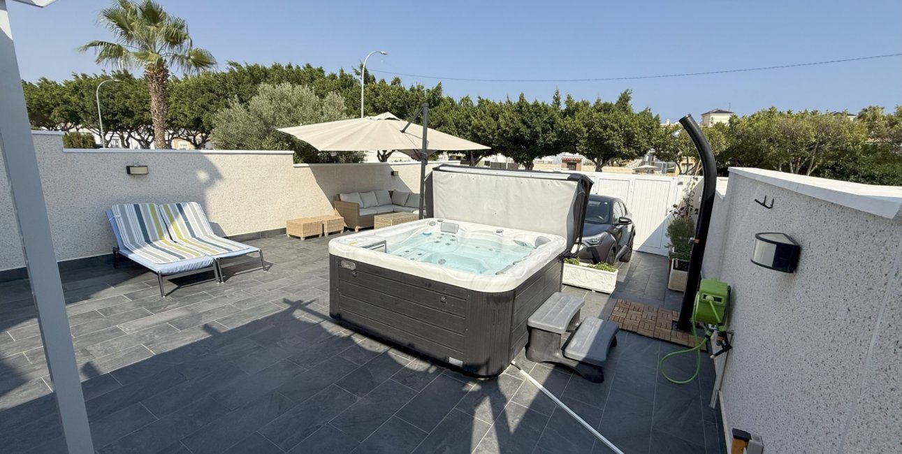 Resale - Townhouse -
Orihuela Costa - La Zenia