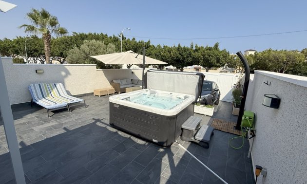 Resale - Townhouse -
Orihuela Costa - La Zenia