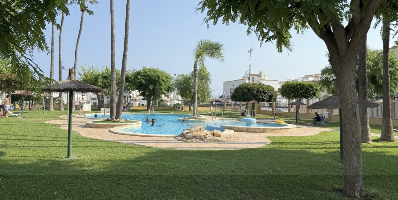 Resale - Townhouse -
Orihuela Costa - La Zenia