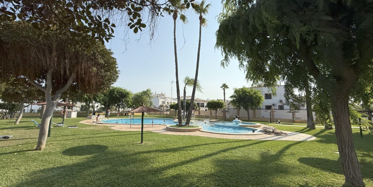 Resale - Townhouse -
Orihuela Costa - La Zenia