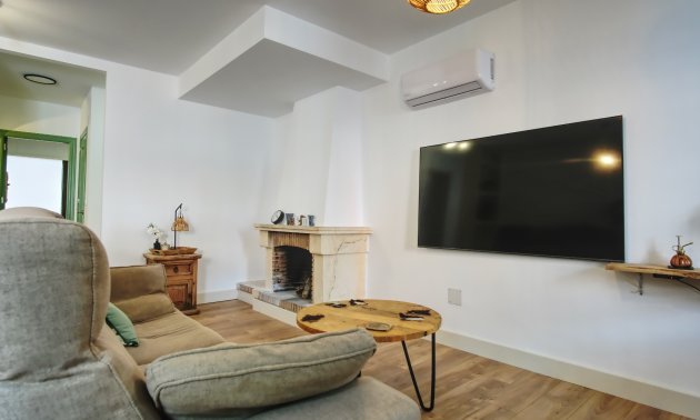 Resale - Villa -
Orihuela Costa - Costa Blanca