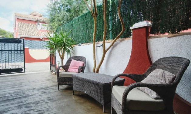 Resale - Villa -
Orihuela Costa - Costa Blanca