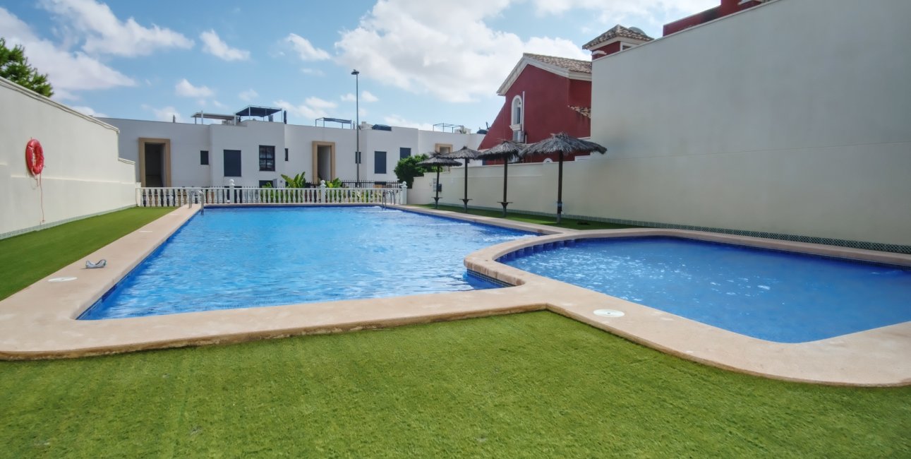 Resale - Villa -
Orihuela Costa - Costa Blanca