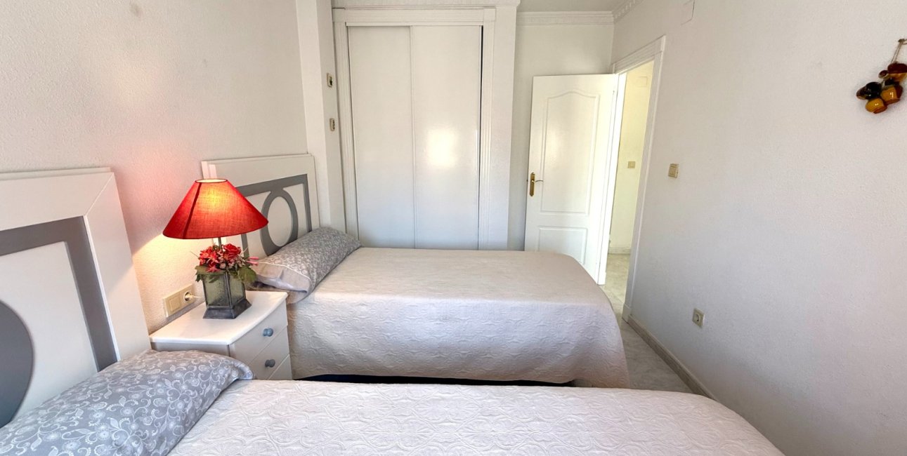 Resale - Villa -
Orihuela Costa - Villamartín