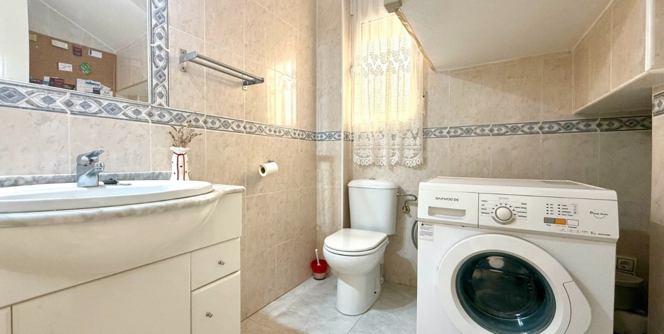 Resale - Villa -
Orihuela Costa - Villamartín