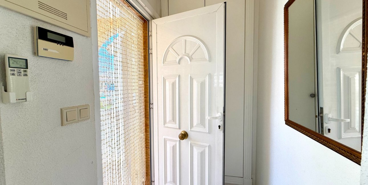 Resale - Villa -
Orihuela Costa - Villamartín