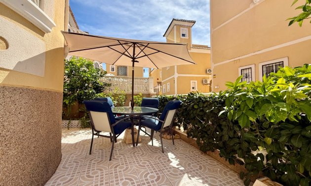 Resale - Villa -
Orihuela Costa - Villamartín