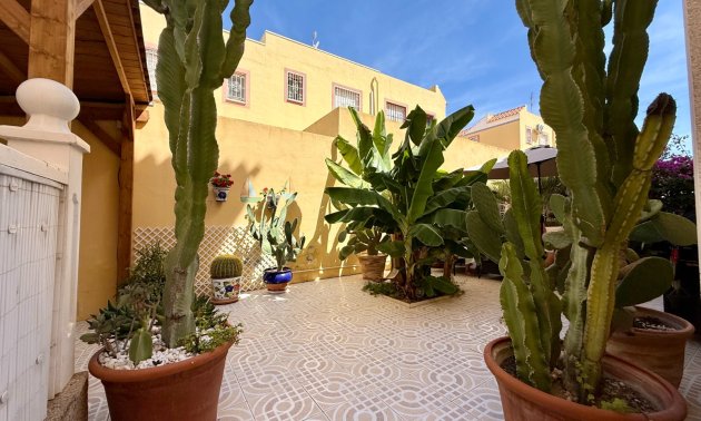 Resale - Villa -
Orihuela Costa - Villamartín