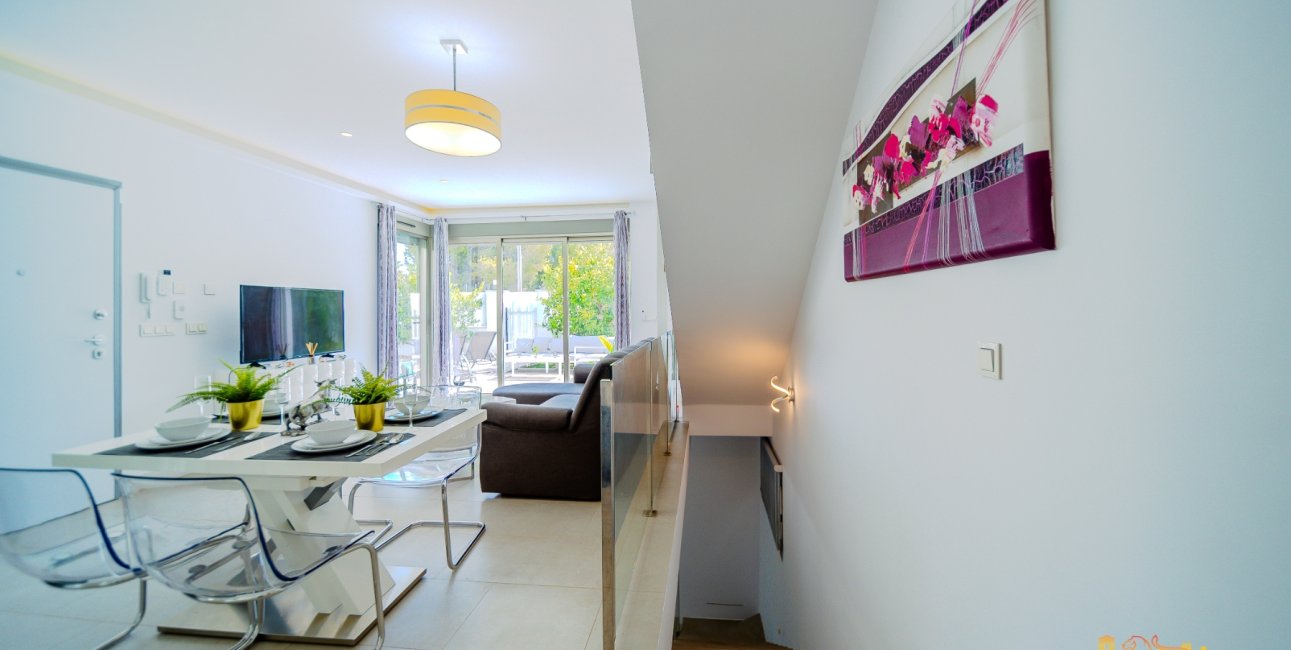 Resale - Villa -
Orihuela Costa - Villamartín