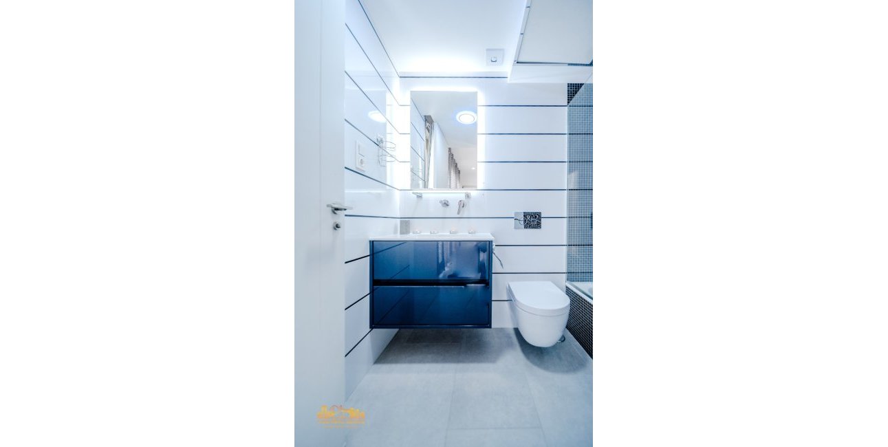 Resale - Villa -
Orihuela Costa - Villamartín