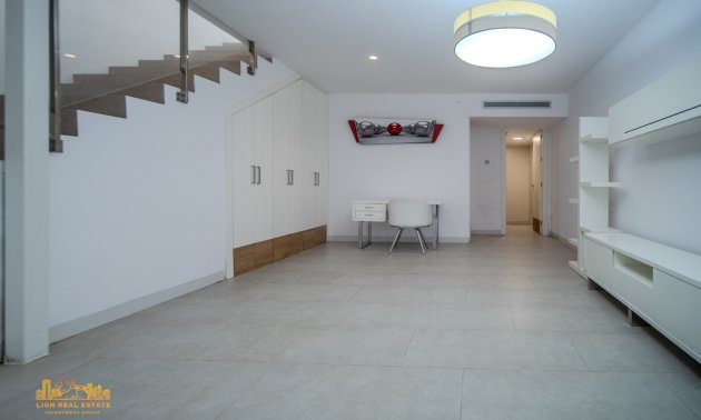 Resale - Villa -
Orihuela Costa - Villamartín