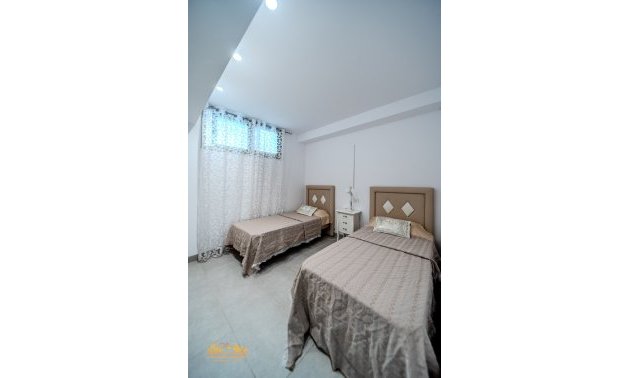 Resale - Villa -
Orihuela Costa - Villamartín