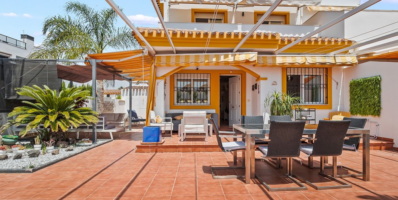 Resale - Villa -
Pilar de la Horadada - Pueblo Latino