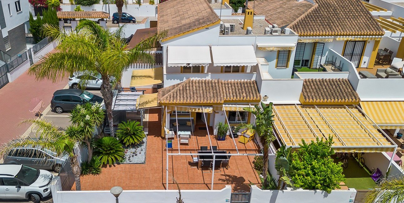 Resale - Villa -
Pilar de la Horadada - Pueblo Latino