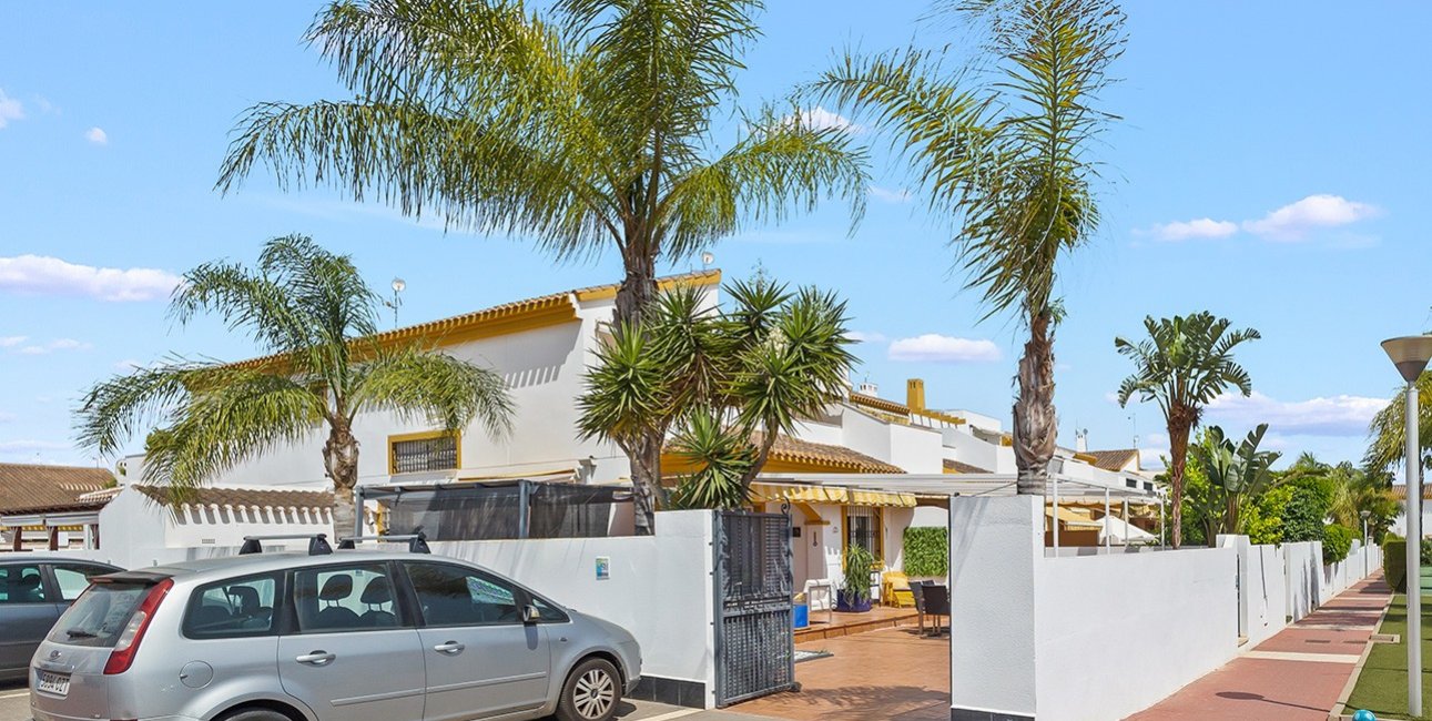 Resale - Villa -
Pilar de la Horadada - Pueblo Latino