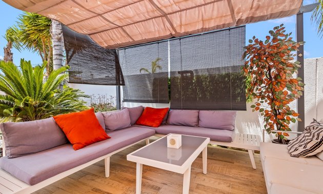 Resale - Villa -
Pilar de la Horadada - Pueblo Latino