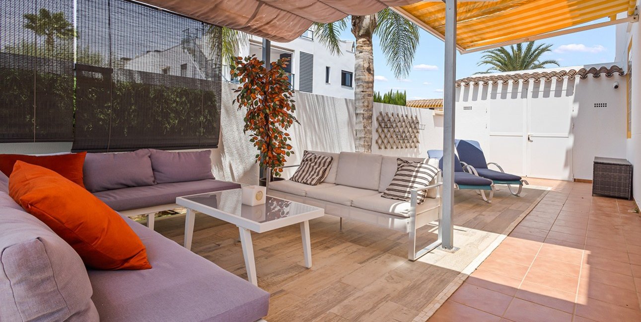 Resale - Villa -
Pilar de la Horadada - Pueblo Latino