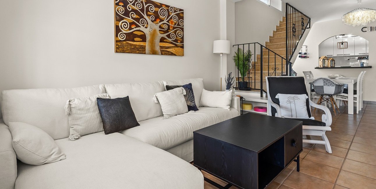 Resale - Villa -
Pilar de la Horadada - Pueblo Latino