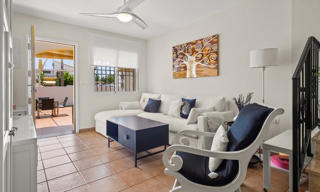 Resale - Villa -
Pilar de la Horadada - Pueblo Latino