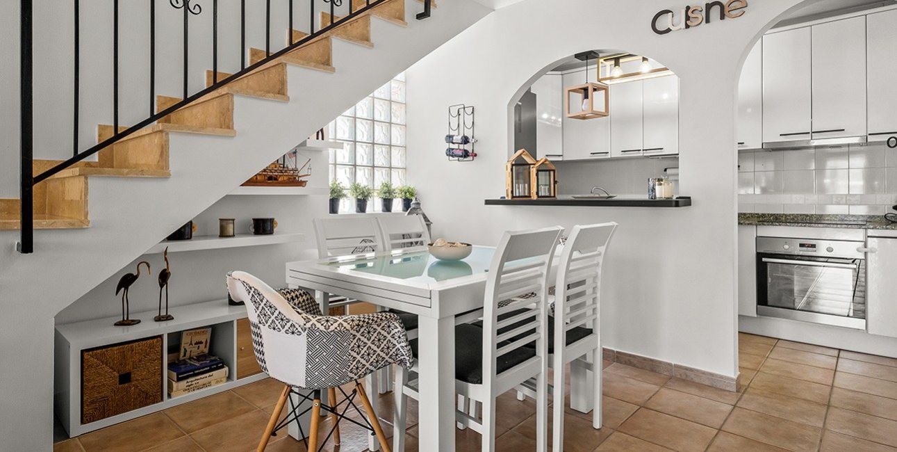 Resale - Villa -
Pilar de la Horadada - Pueblo Latino