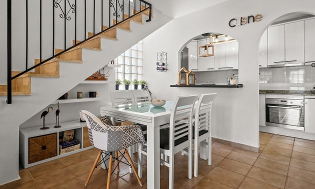 Resale - Villa -
Pilar de la Horadada - Pueblo Latino