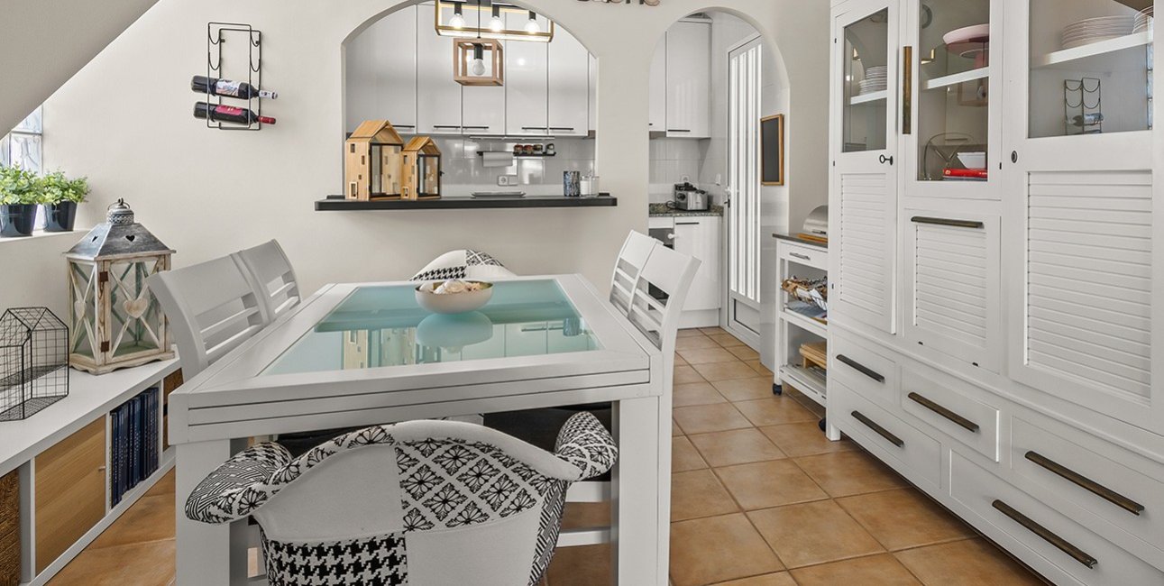 Resale - Villa -
Pilar de la Horadada - Pueblo Latino