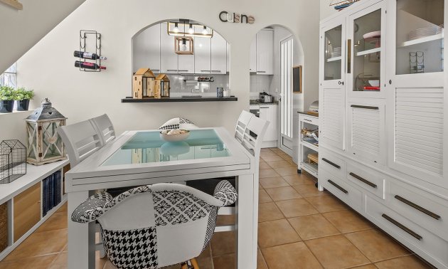 Resale - Villa -
Pilar de la Horadada - Pueblo Latino