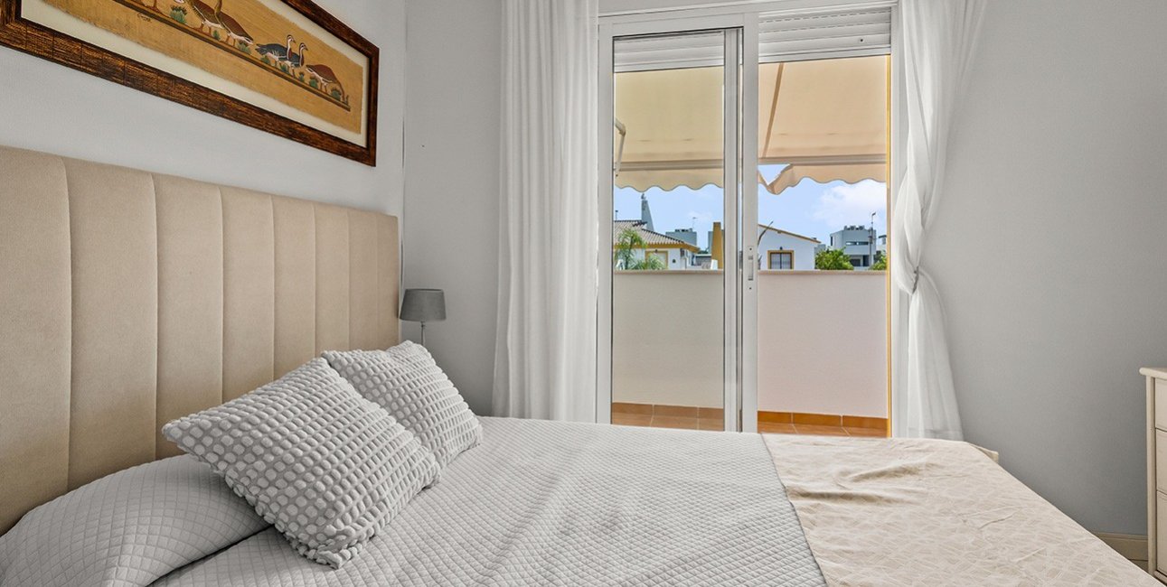 Resale - Villa -
Pilar de la Horadada - Pueblo Latino