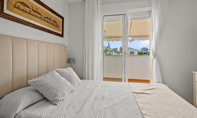 Resale - Villa -
Pilar de la Horadada - Pueblo Latino