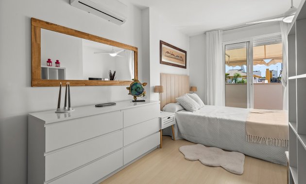 Resale - Villa -
Pilar de la Horadada - Pueblo Latino