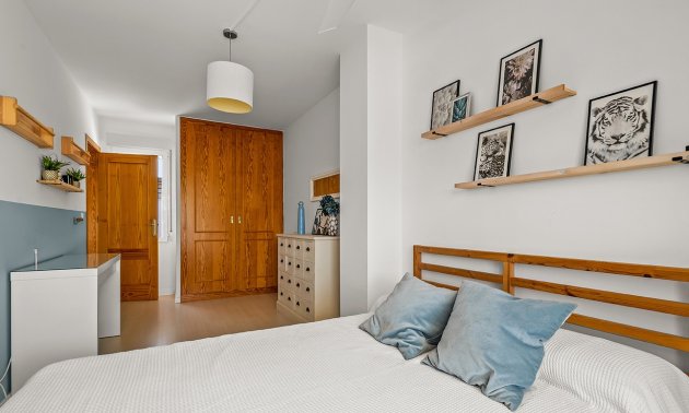 Resale - Villa -
Pilar de la Horadada - Pueblo Latino