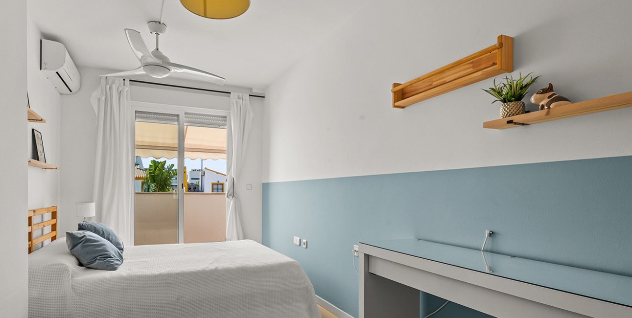 Resale - Villa -
Pilar de la Horadada - Pueblo Latino