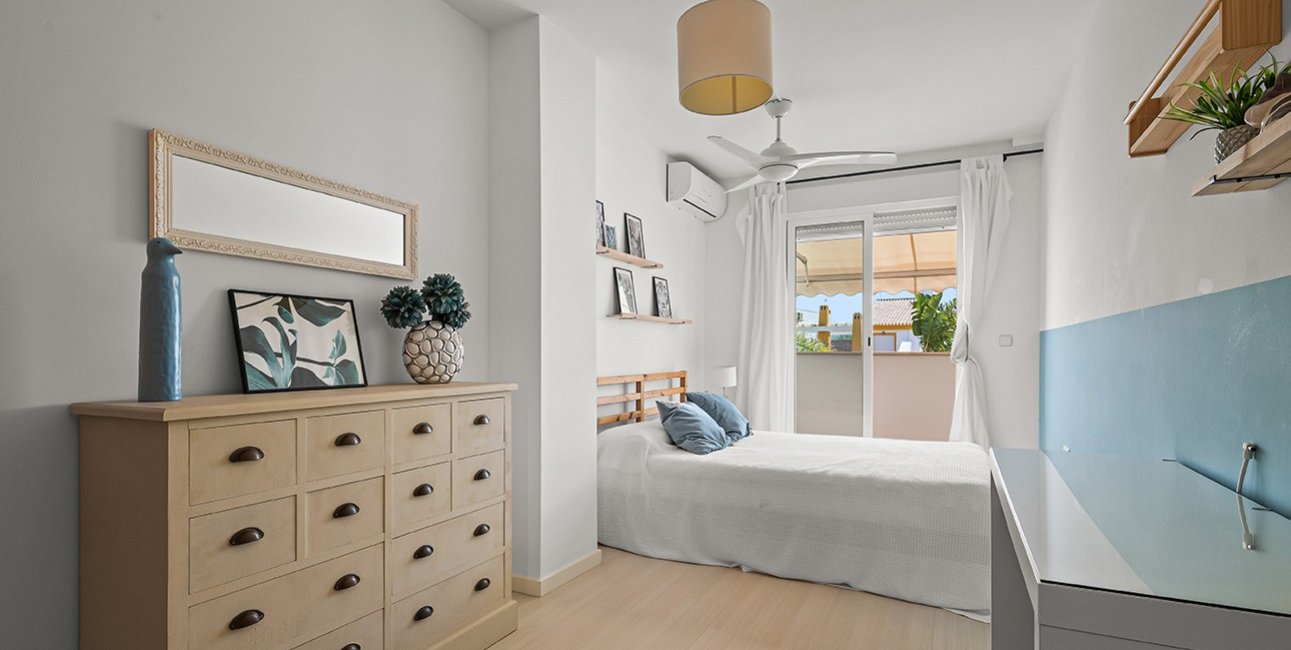 Resale - Villa -
Pilar de la Horadada - Pueblo Latino