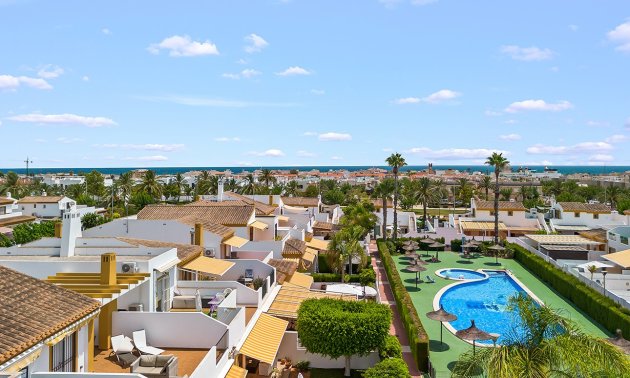 Resale - Villa -
Pilar de la Horadada - Pueblo Latino